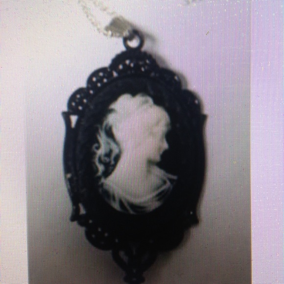Black n White Lady Cameo Brooch-Pendant 925 Chain - Picture 1 of 7